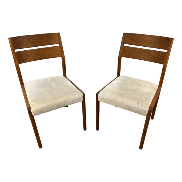 Mid 20th Century Pair of 'Fs17' Teak Danish Dining Chairs Attributed to House of Denmark For Sale