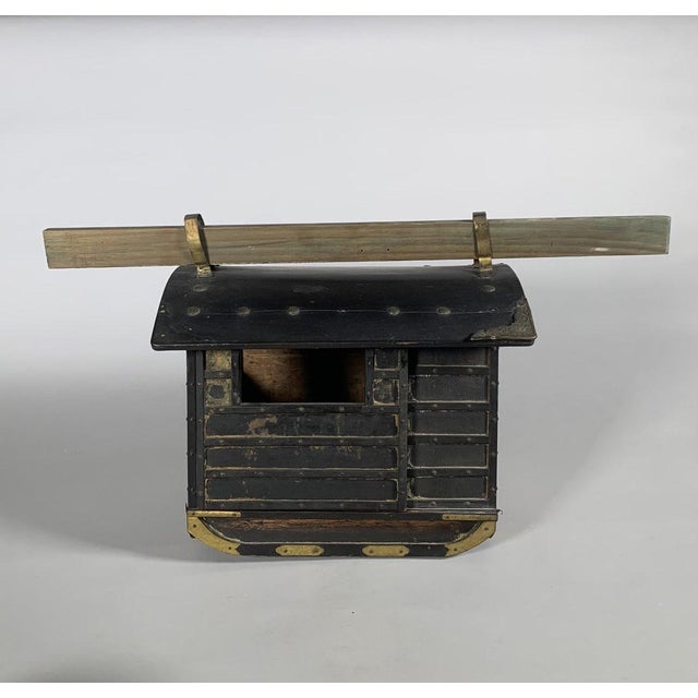 JAPAN, 19th century Meiji era (1868 - 1912) Miniature palanquin known as "norimono" Black lacquer with sliding door,...