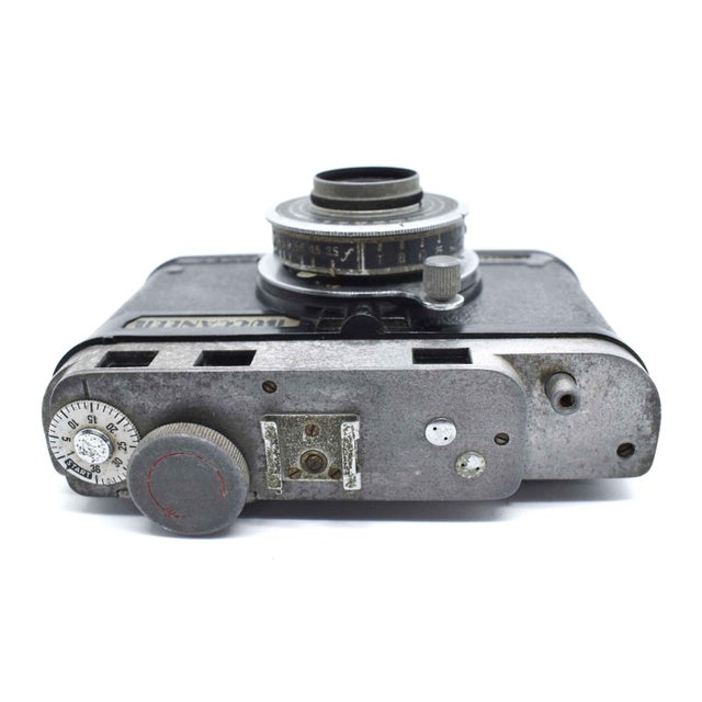 Mid 20th Century Universal Buccaneer 35mm Rangefinder Camera Usa For Sale - Image 6 of 9