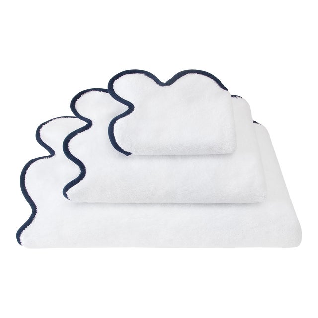 Kassatex x Chairish Scallop Bath Towel Set, White/Navy Set of 3