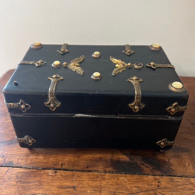 Black Parisian Zimmer’s House Black Lacquered Wood Napoleon III Box For Sale - Image 8 of 11