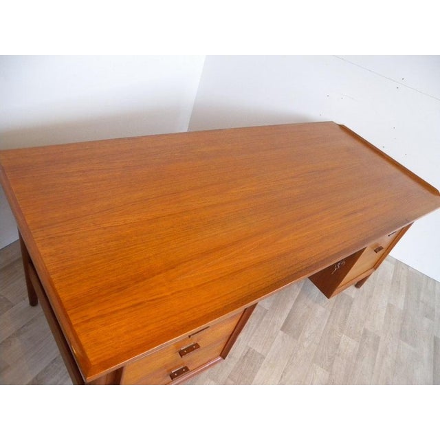 Large Model 207 Desk in Teak by Arne Vodder for Sibast, Denmark, 1950s For Sale - Image 6 of 18