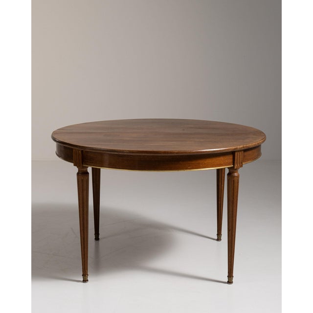 19th Century France Rich Walnut Brown Oval Walnut Dining Table For Sale - Image 4 of 11