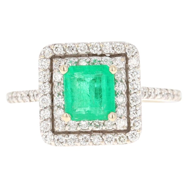 1.54 Carat Emerald Diamond 18 Karat White Gold Engagement Ring, size 7 For Sale