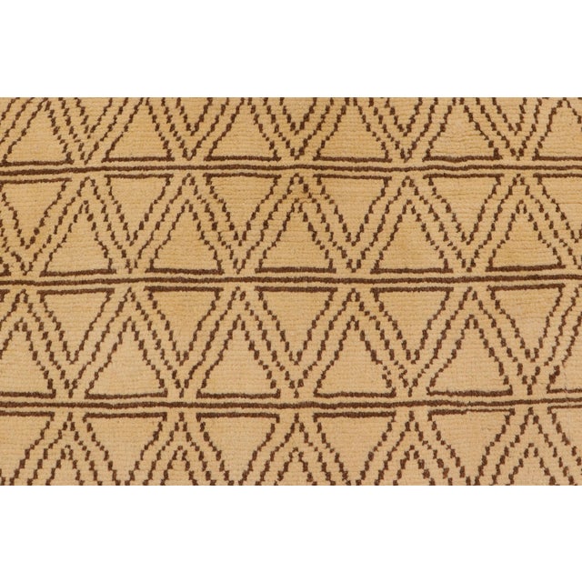 1990s Boho Chic Balochi Beige/Brown Wool Rug - 4'0''x5'10'' For Sale - Image 5 of 10