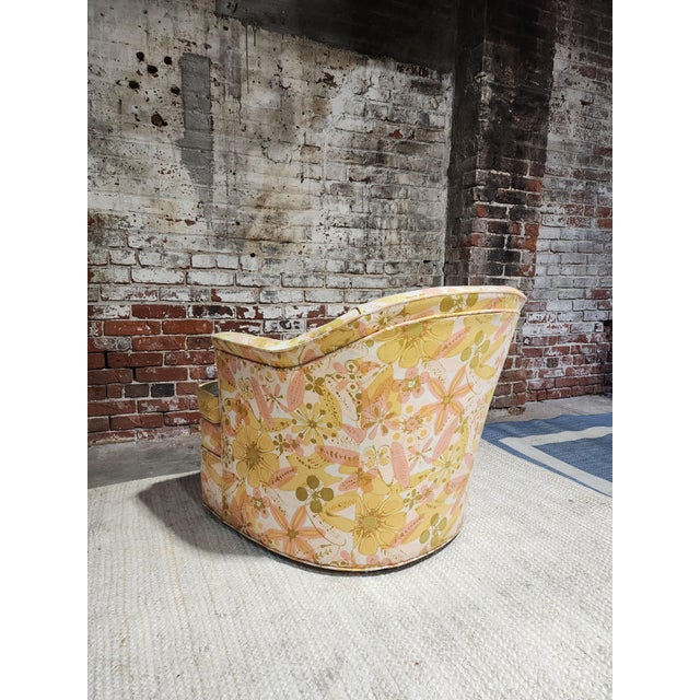 Milo Baughman Vintage Baughman Style Floral Pattern Swivel Chair For Sale - Image 4 of 7