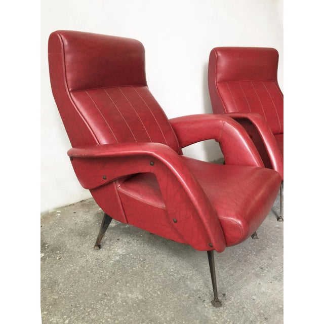 Set of Mid-Century Red Faux Leather and Iron Lounge Chairs Attributed to Carlo de Carli For Sale - Image 4 of 11