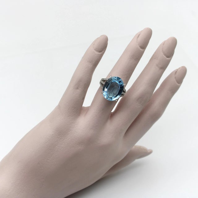 Early 21st Century 14K White Gold, Diamond, and Blue Topaz Ring 19+ Carats Size 6.25 For Sale - Image 5 of 8