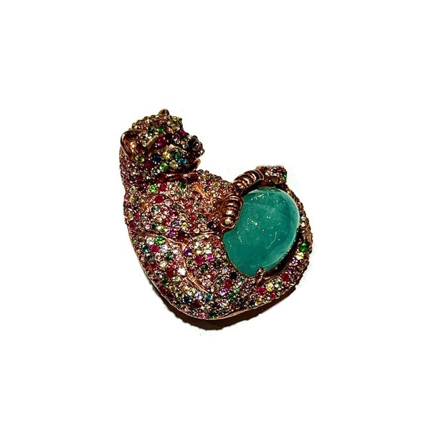 Bochic "Orient" Multi Sapphire & Green Calcite Brooch or Pendent Set In 18K Gold For Sale In New York - Image 6 of 18