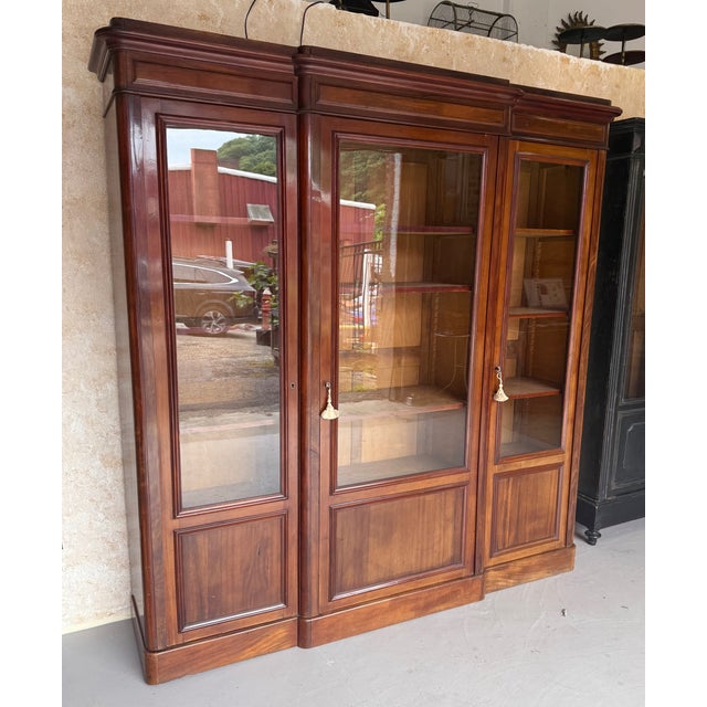 French Late 19th Century Mahogany Three-Door Glass Bookcase With Original Glass & Keys For Sale - Image 4 of 16