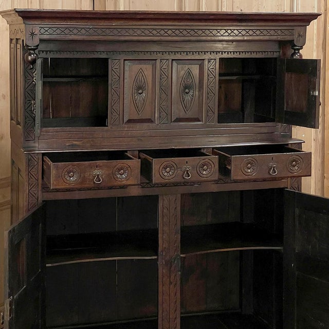 18th Century English Renaissance Two-Tiered Oak Cabinet For Sale In Dallas - Image 6 of 18