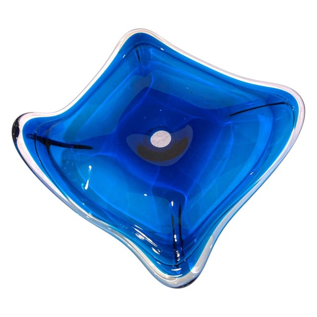 Large Stingray Glass Centerpiece Bowl 21" Oversize Blue Nautical Coastal Decor For Sale - Image 4 of 18