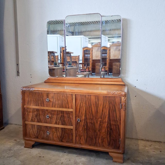 Art Deco Chest of Drawers with Folding Mirror in Walnut Veneer, 1920s For Sale - Image 4 of 18