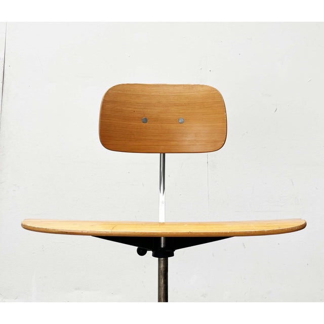 The classic architect's chair by kevi (fritz hansen). what makes this chair special is its simplicity. No upholstery, no...