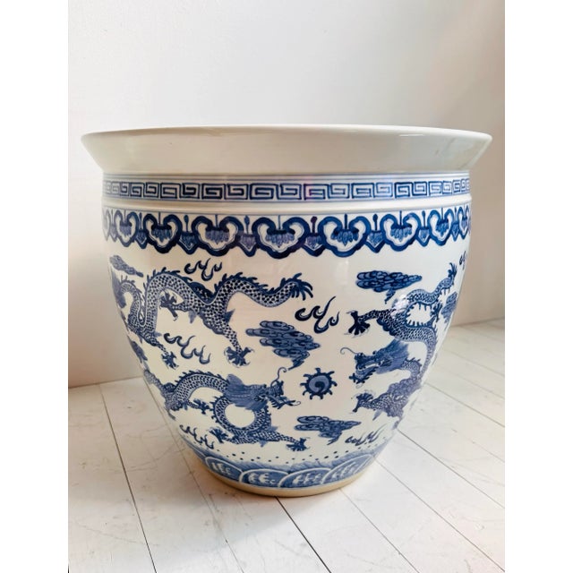 Chinoiserie Vintage Blue and White Extra Large Chinese Dragon Chinoiserie Porcelain Fishbowl Jardiniere Planter For Sale - Image 3 of 11