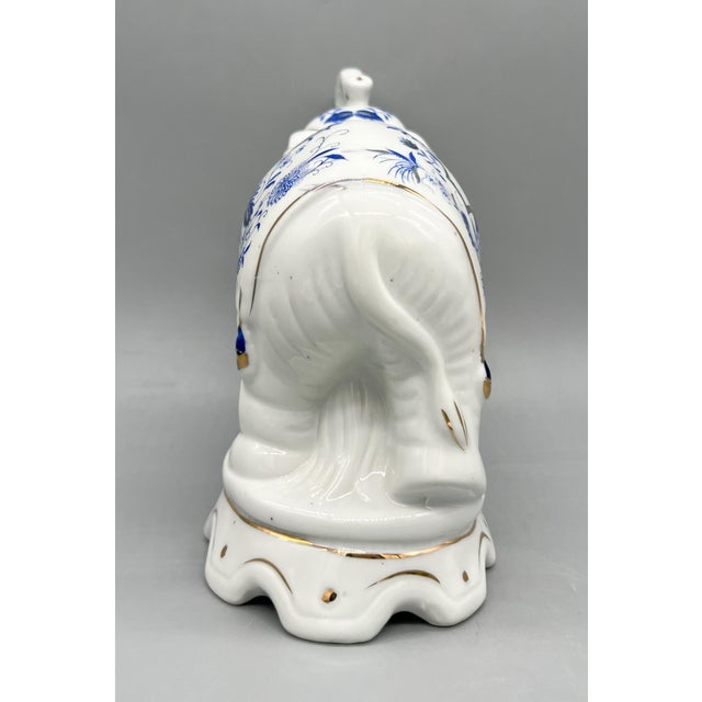 Mid 20th Century Chinoiserie Blue & White Porcelain Elephant Figurine With Gilt Accents - Blue Onion Style, Hollywood Regency, Mid-Century For Sale - Image 5 of 10