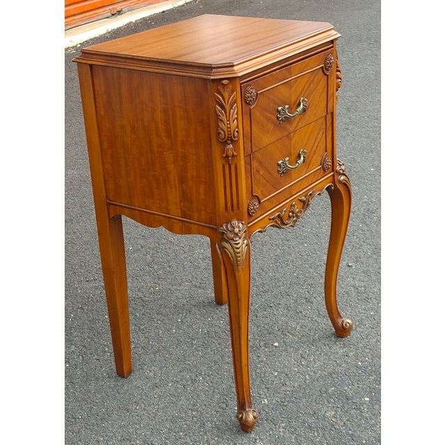 French 19th Century French Louis XV Style Mahogany Bedside Table, Refinished For Sale - Image 3 of 10