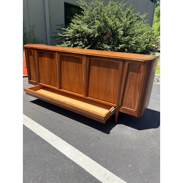 1960s American of Martinsville Mid Century Walnut Sideboard Buffet Credenza For Sale In Philadelphia - Image 6 of 10