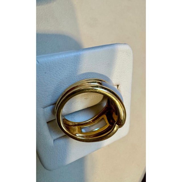 Van Cleef & Arpels Contemporary Mother of pearl “Twisted” Ring 18KY Gold Size5.5 For Sale - Image 17 of 18