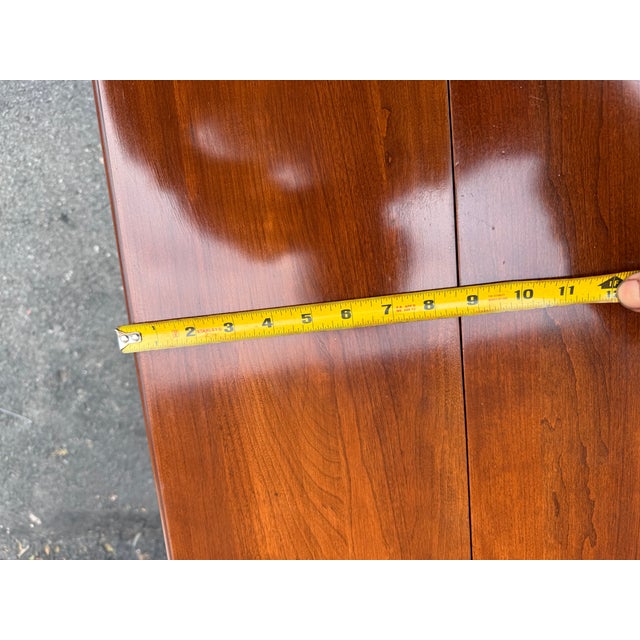 Brown Mid 20th Century Pair of Queen Anne Style Drop Leaf Side Tables by Pennsylvanie House For Sale - Image 8 of 12