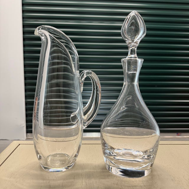 1960s Signed Steuben Martini Pitcher and Teardrop Decanter, a Set For Sale - Image 11 of 12