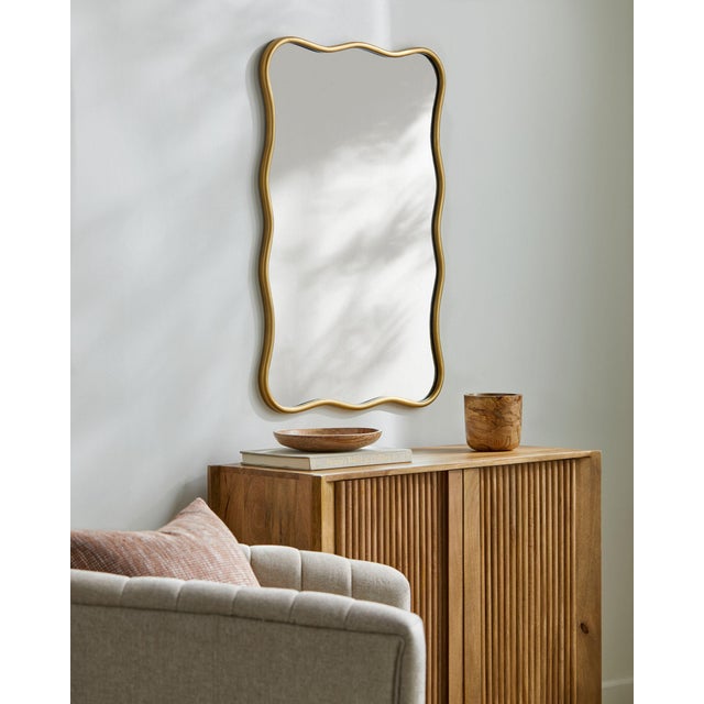 Introducing the Reynosa Mirror, a Mid-Century Modern-inspired piece that effortlessly brings a touch of sophistication and...