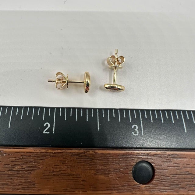 Early 21st Century Diamond Stud Earrings in 10kt Yellow Gold - 0.07ctw Gh Si, Push Backs, A Pair For Sale - Image 5 of 5