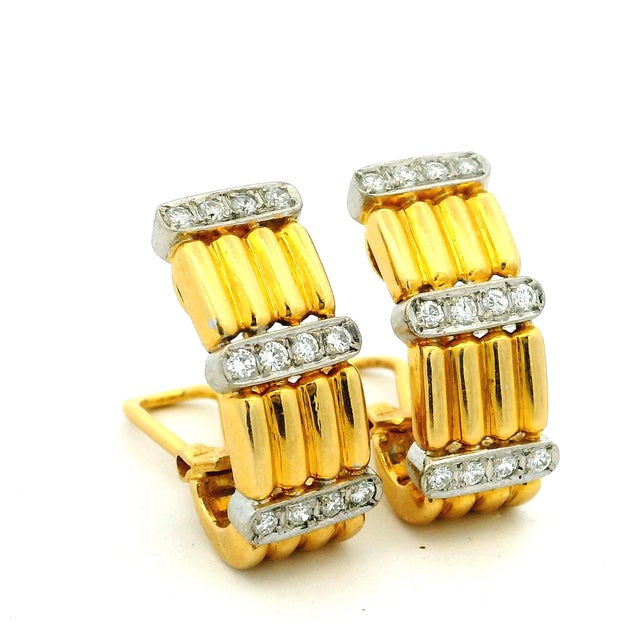 Gold Vintage Italian Trio 18k Gold Diamond Clip Earrings, A Pair For Sale - Image 8 of 10