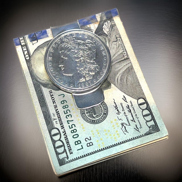 Tiffany & Co Estate 1887 E. Pluribus Unum Tiffany Makers Money Clip made of Sterling Silver TIF734 This beautifully...