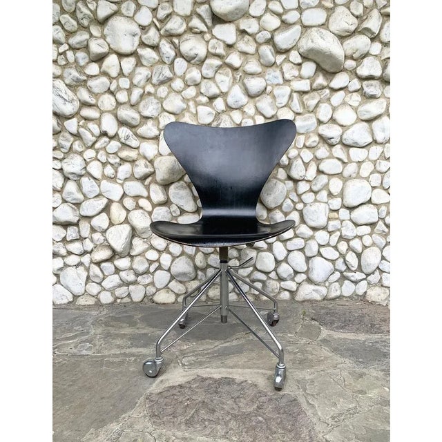 Model 3117 Adjustable Swivel Chair by Arne Jacobsen for Fritz Hansen, 1960s For Sale - Image 9 of 12