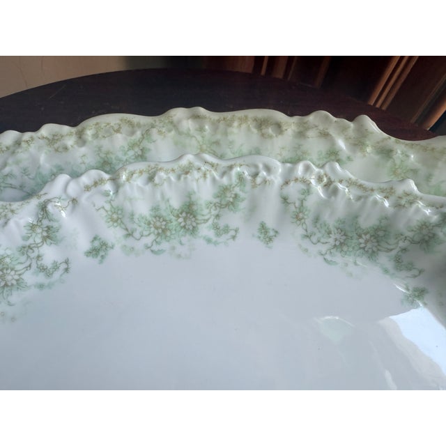 French Provincial Late 19th Century, Elite Works Limoges France Porcelain Serving Platters Green Floral Garland Scalloped Edge - a Pair For Sale - Image 3 of 12
