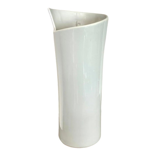 White Blanc De Chine Ceramic Modern Contemporary Twisted Swirl Minimalist Abstract Vase For Sale