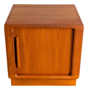 Mid-Century Modern Danish Chest of Drawers in Teak
