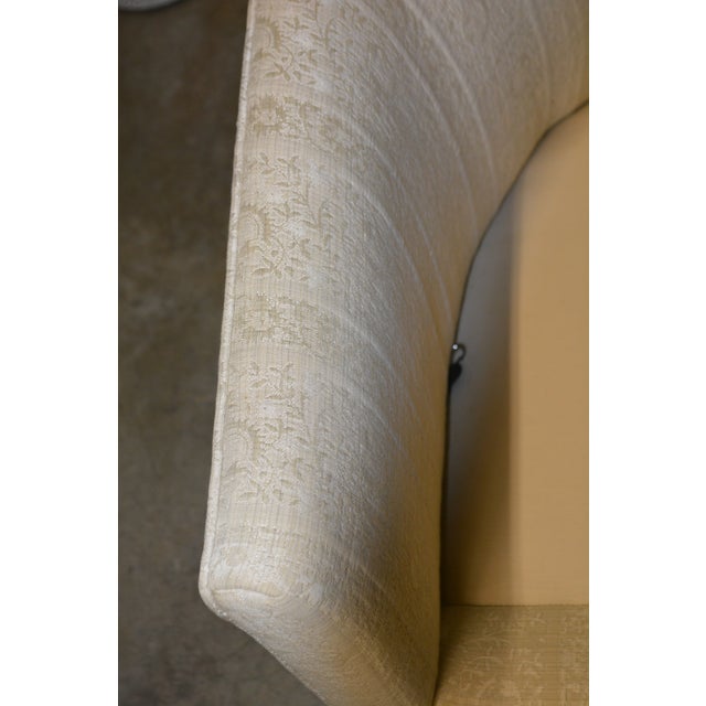 Mid-Century Modern Vintage Henredon Schoonbeck Curved Back Cream Embossed Tufted Settee / Sofa For Sale - Image 3 of 15