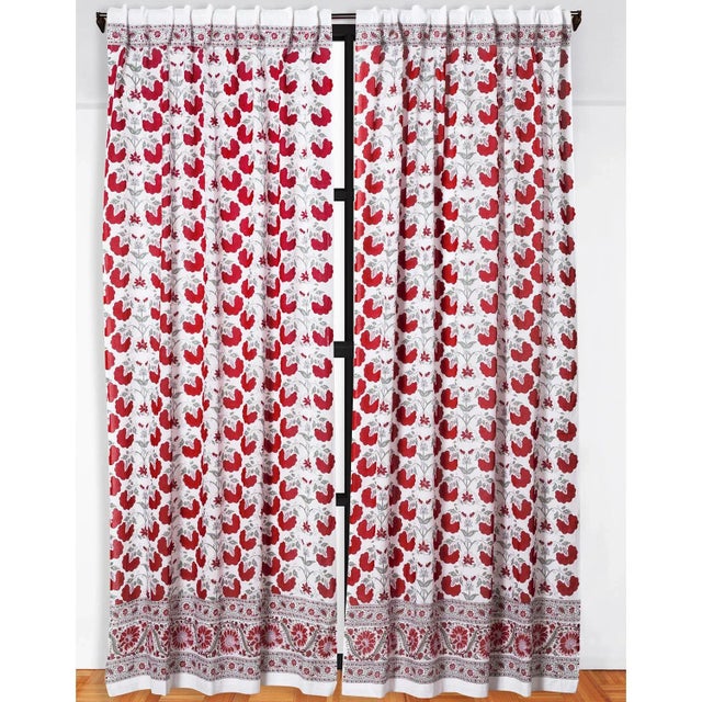 With an exuberant all-over flower pattern, the Janvi design presents a modern take on traditional, nature-inspired motifs....
