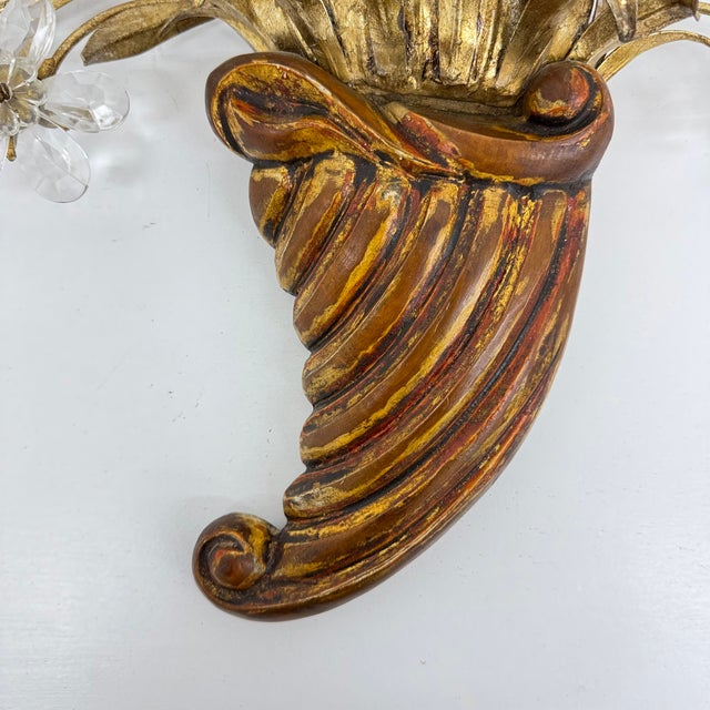Mid-Century Crystal Flower Bouquet Wall Sconce in the style of Banci, 1970s For Sale - Image 9 of 18