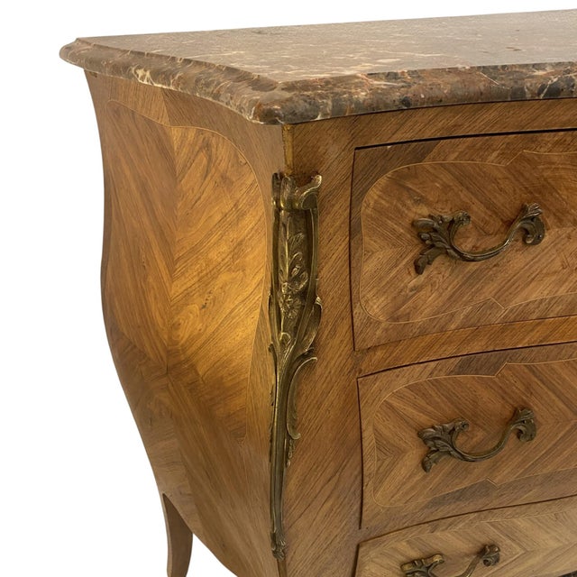 Louis XV Bombé Commode in Chevron Marquetry and Emperador Marble, 1890s For Sale - Image 4 of 9