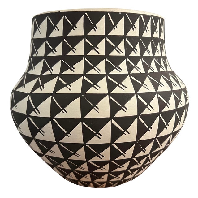 Contemporary Late 20th Century Acoma Pueblo Pot For Sale - Image 3 of 12