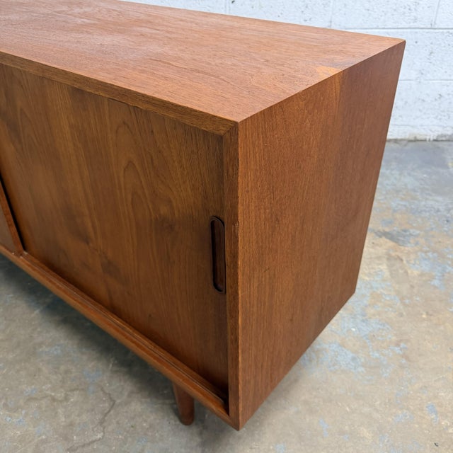 Vintage Danish Modern Teak Sideboard With Sliding Doors, Carlo Jensen for Poul Hundevad 1960s For Sale In New York - Image 6 of 9