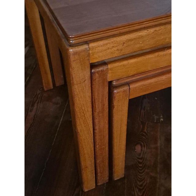 Wood Mid-Century Modern Classic Nesting Table by Russell Gordon for Russel & Broadway, 1950s, Set of 3 For Sale - Image 7 of 13
