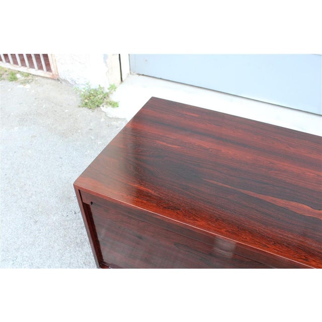 Mid-Century Modern Low Rosewood Sideboard by Gianfranco Frattini for Bernini, 1960s For Sale - Image 3 of 17
