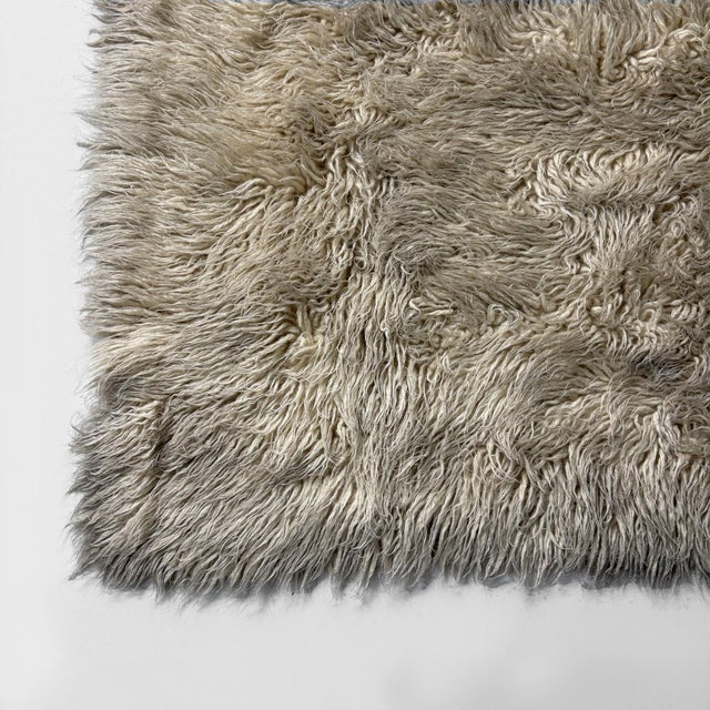 1970s Italian Modern Long-Pile Rug in Cream White, 1970s For Sale - Image 5 of 8