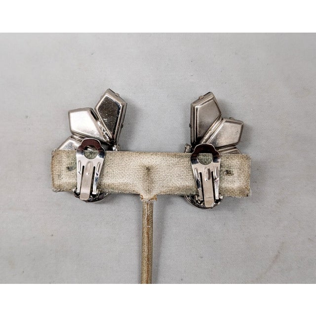 Vintage 1960s Delizza & Elster Faux-Black Diamond & Aurora Borealis Clip Earrings-2 Pieces For Sale In Philadelphia - Image 6 of 8