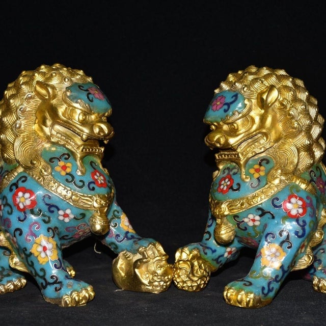 Pair of Vintage Cloisonné Gilt Bronze Guardian Lion Statues With Turquoise Enamel For Sale - Image 9 of 11