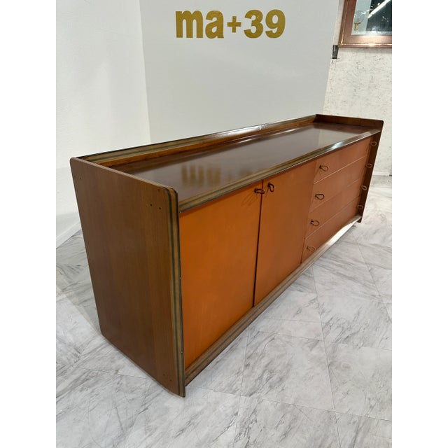 Afra & Tobia Scarpa, Artona Sideboard in Walnut and Leather, Maxalto 1970s For Sale In Los Angeles - Image 6 of 11