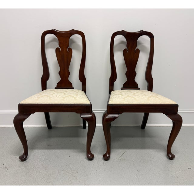 Queen Anne Henkel Harris 110s 29 Solid Mahogany Queen Anne Dining Side Chair - Pair A For Sale - Image 3 of 12