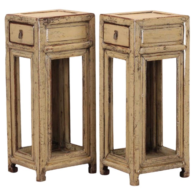 Cream Lacquer Tea Tables, Set of 2 For Sale