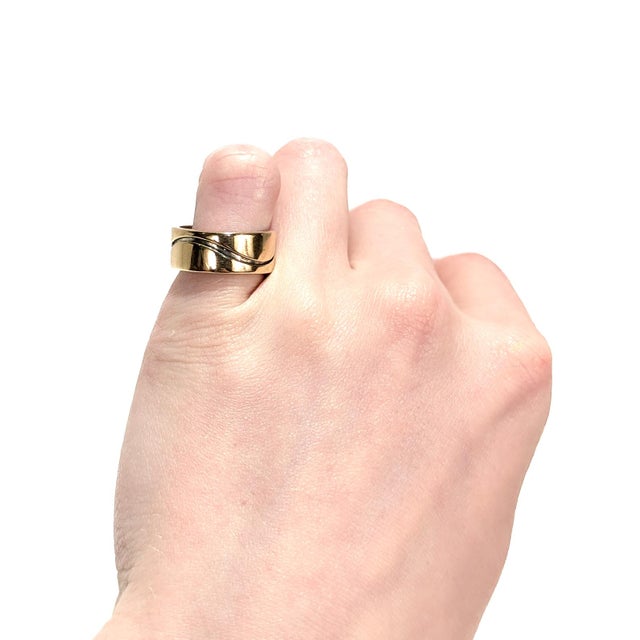 Paul Lobel Vintage Mid-Century Modernist Paul Lobel Mixed Metal Gold/Silver Cigar Band Ring For Sale - Image 4 of 13