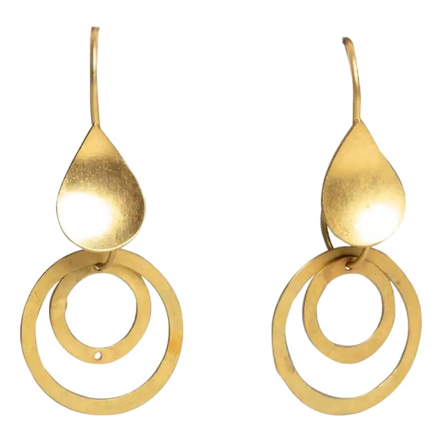 Late 20th Century Pair of 22K Gold Drop Earrings For Sale