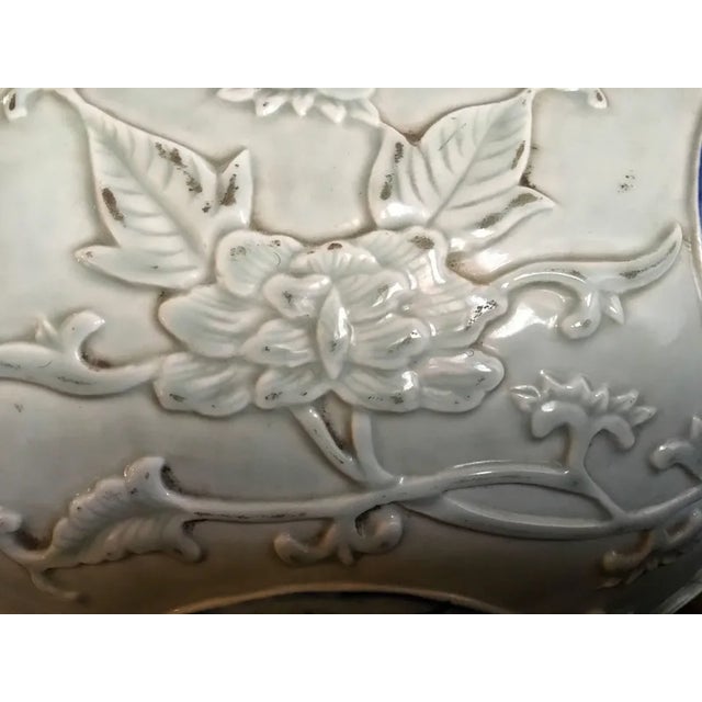 Chinese Porcelain Blue and White Decorative Giant Jars Vases, Set of 2 For Sale - Image 10 of 12